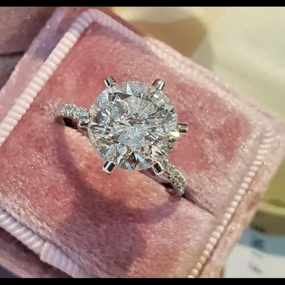 Beautiful 2ct Silver CZ Diamond Ring - Picture 1 of 4